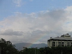 �J�オ��̓�